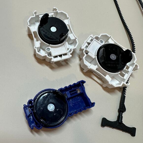 Beyblade Burst Evolution Dual Threat Launcher White Blue Lot Toys Bey Blades - Picture 3 of 6